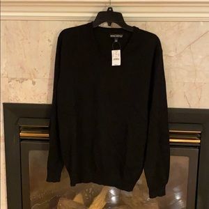 Men’s v-neck dress sweater